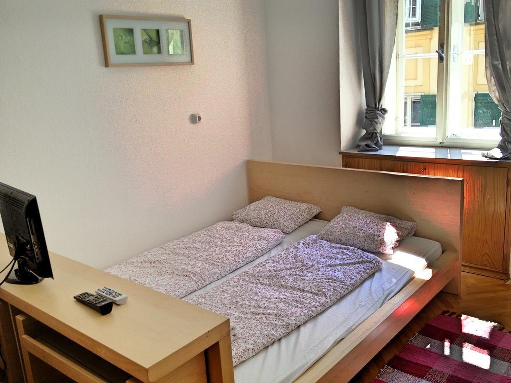 Apartment Jakominiplatz Graz Kamer foto